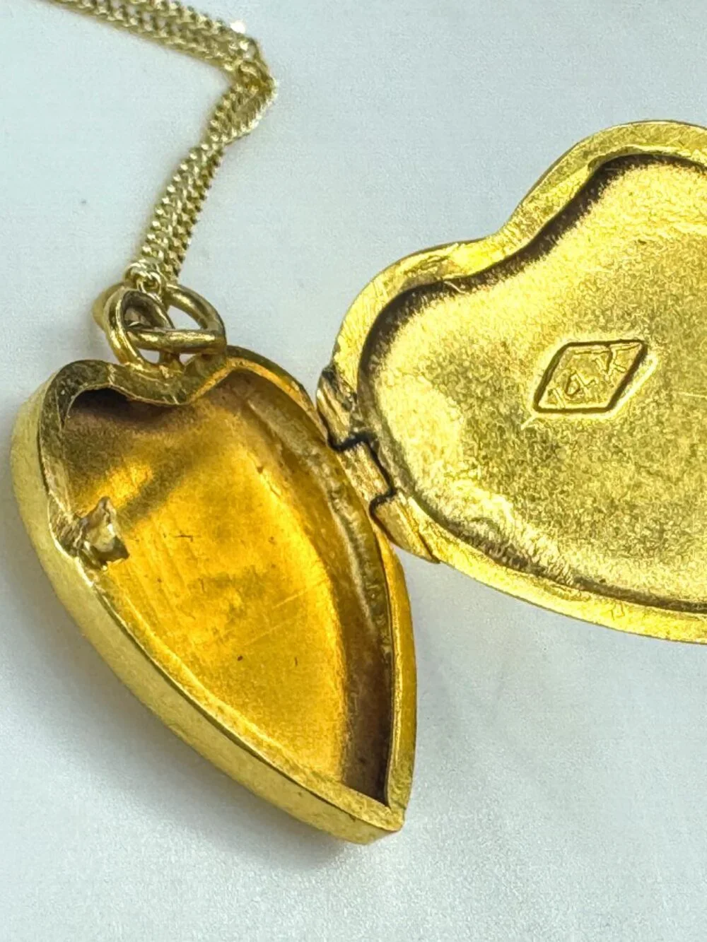 Vintage 14K gold Heart Locket necklace 16" diamond-cut chain 2.2g 16" JR1866 - Picture 4 of 6